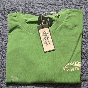 Alpine Design Men's Vibrant Green Tee Size Medium NWT